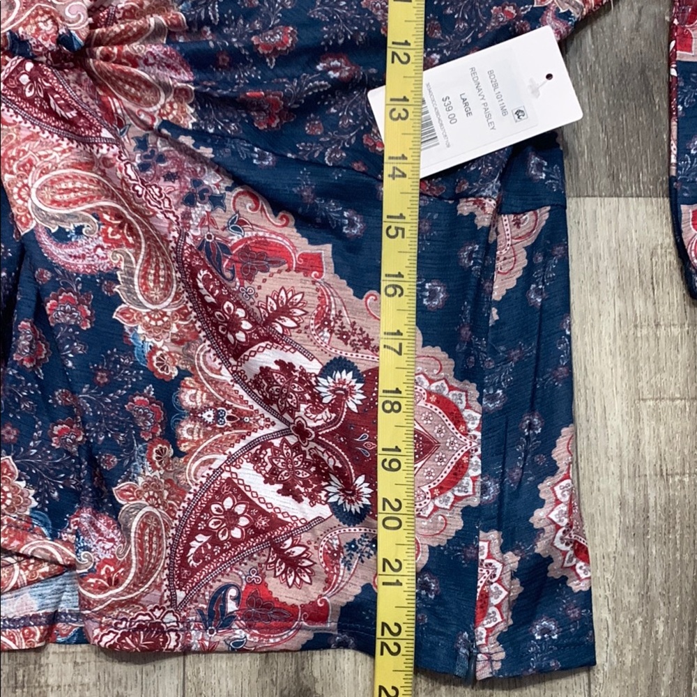 NWT Paisley Print V-Neck Top Side Zip - Picture 11 of 17